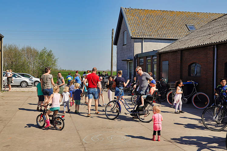 Paaseieren zoeken met en door speeltuinvereniging Wildebras_44